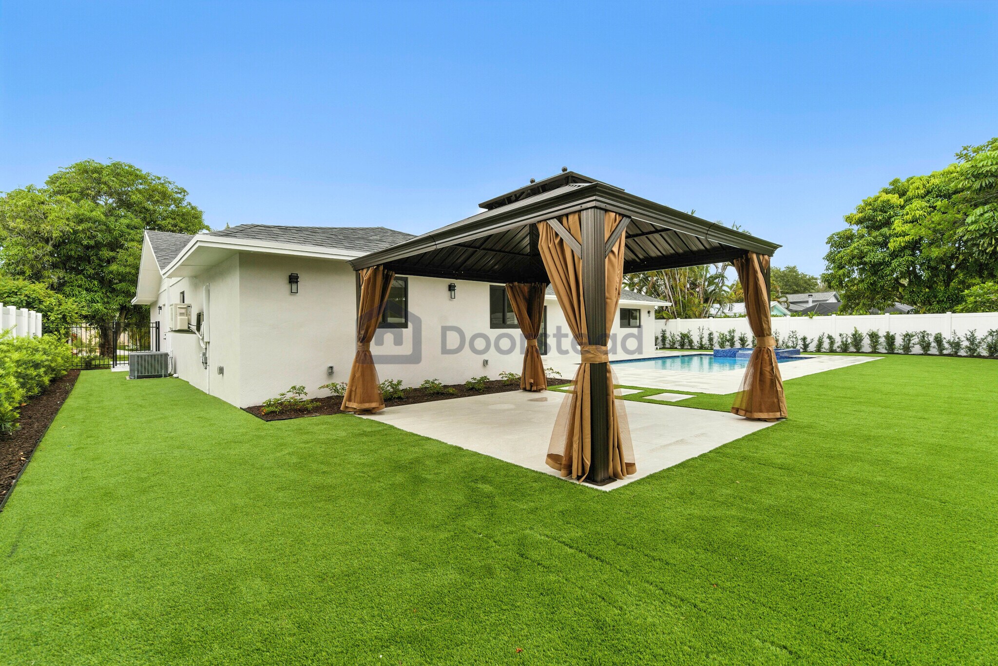 Building Photo - 6886 Tradewind Way