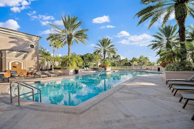 Building Photo - 3022 Alcazar Pl