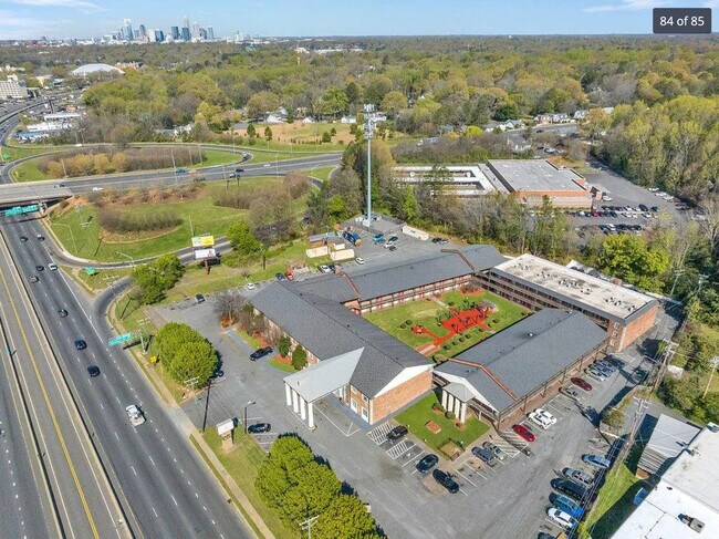 Building Photo - The Residences at Windsor