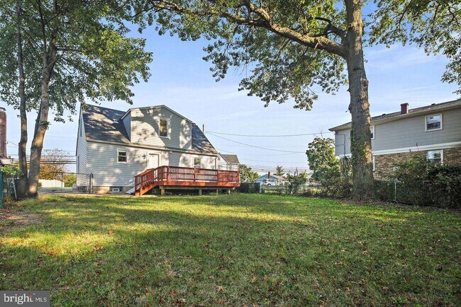 Building Photo - 423 Ingleside Ave