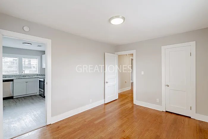 Building Photo - 707 19th St S