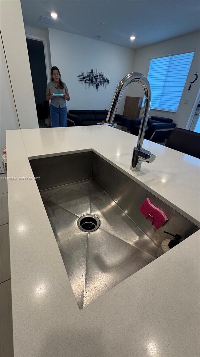 Building Photo - 6416 NW 102nd Ct