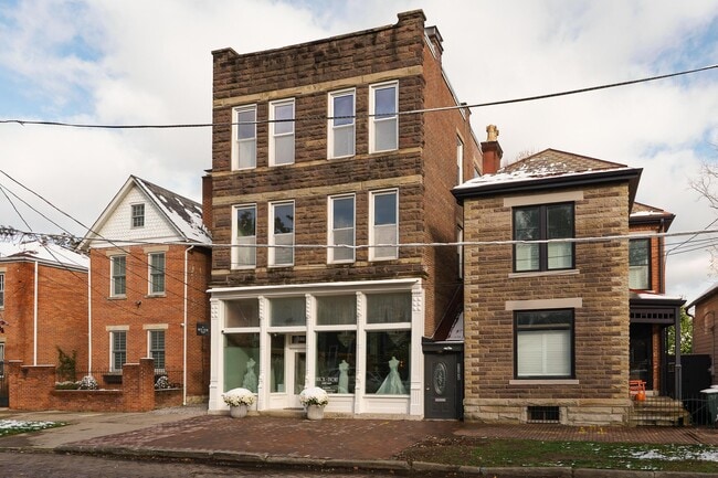 Building Photo - 828 City Park Ave