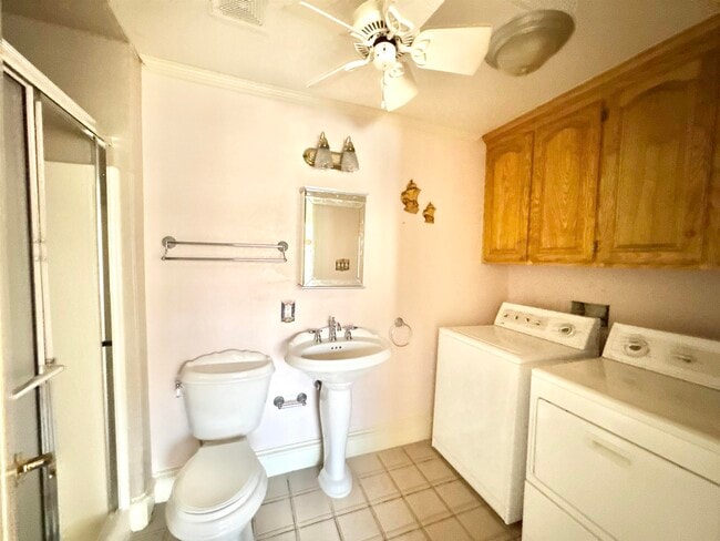 Building Photo - 807 Fresno St