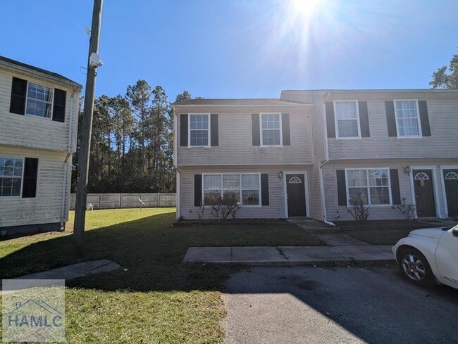 Primary Photo - 1100-8A Pineland Ave