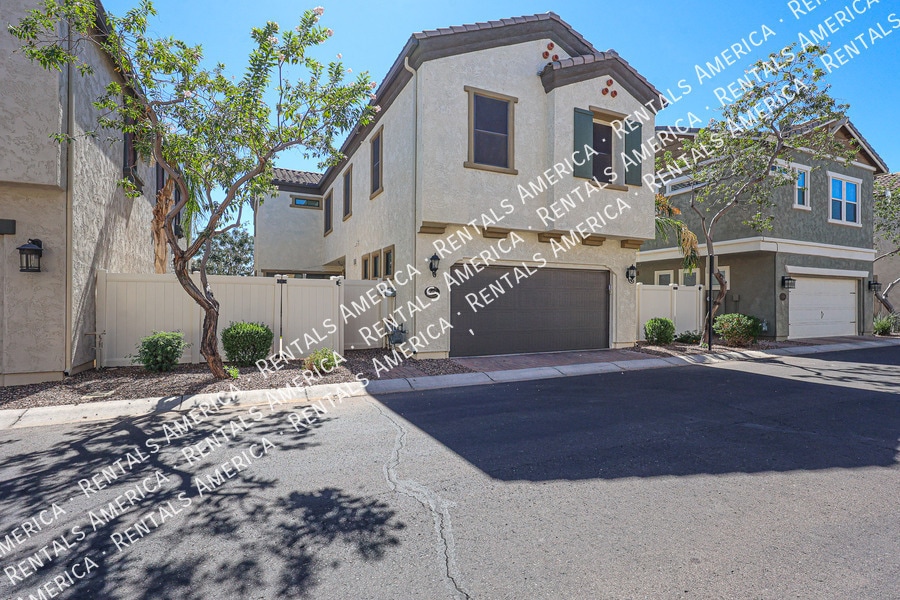 Building Photo - 10428 E Nopal Ave