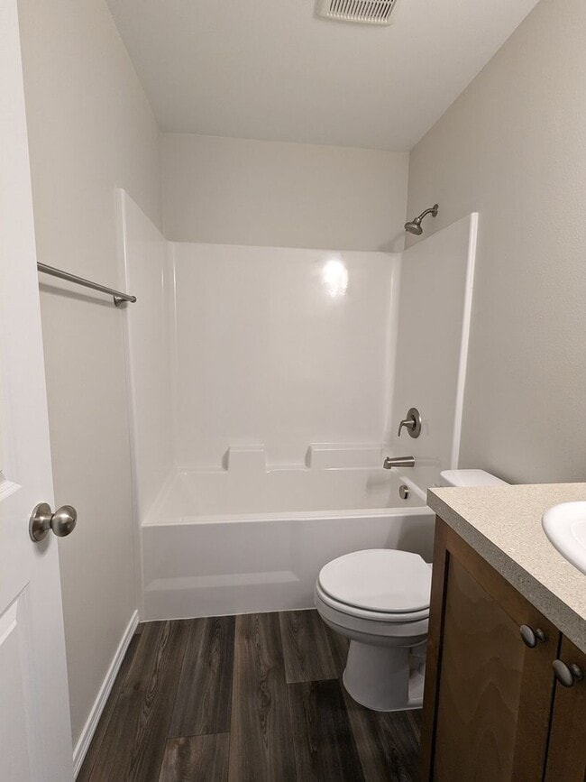 Building Photo - Nearly new 2 bedroom 1 bath detached ADU with a double-car garage and a private fenced backyard