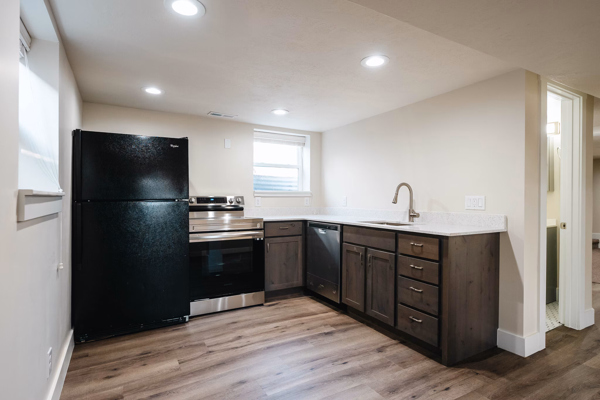 APT B - 259 E Herbert Ave