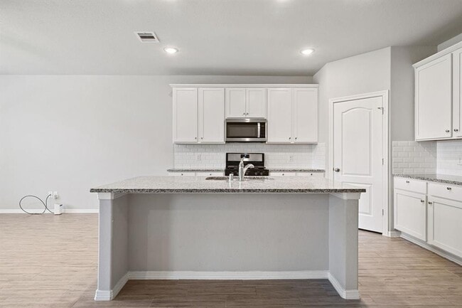 Building Photo - 25922 Balsamwood Dr