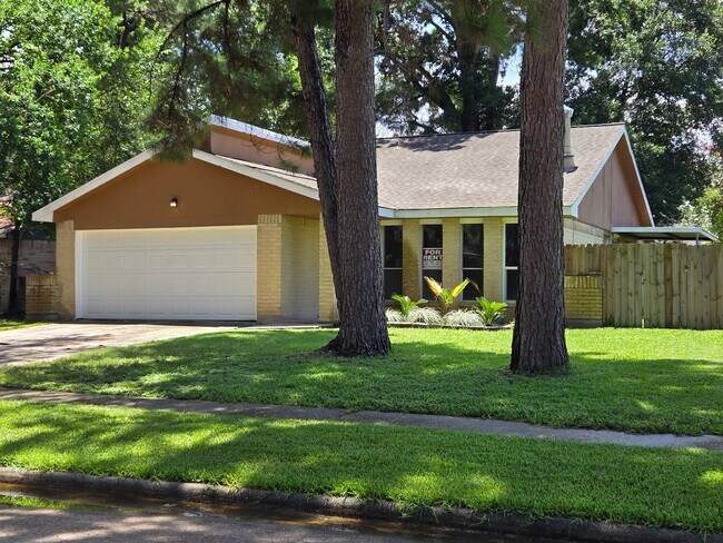 Building Photo - 7026 Foxfield Ln
