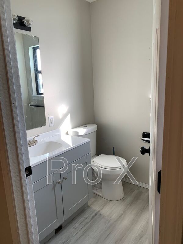 Building Photo - 3802 College View Dr