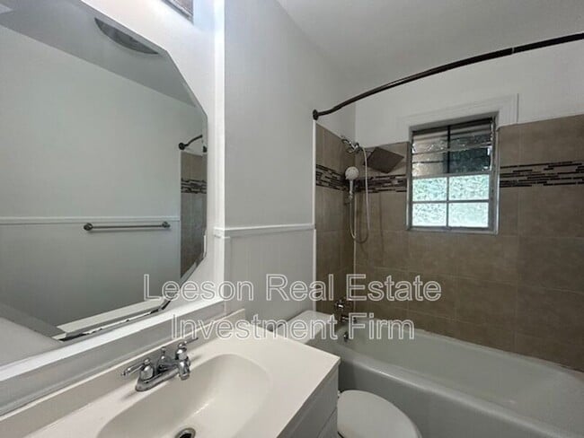 Building Photo - 2107 Orbit Dr