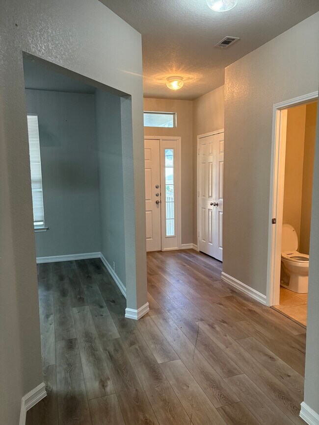 Building Photo - 4113 Macy Ln