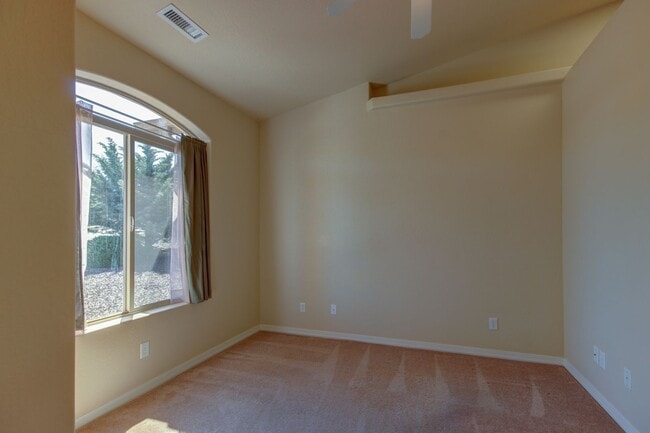 Building Photo - Yavapai Hills with 3 Car Garage