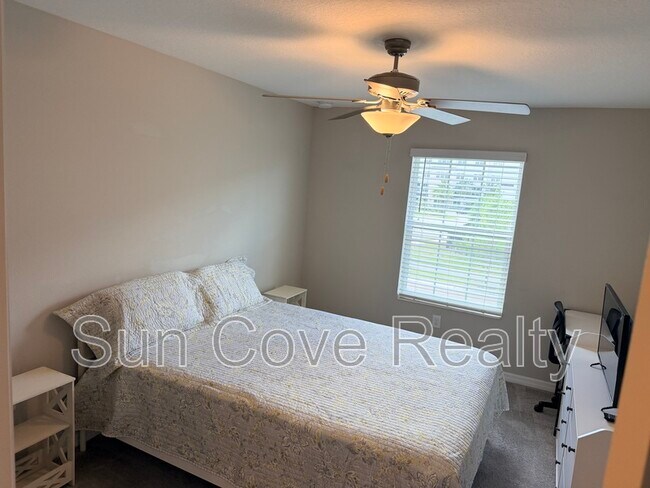 Building Photo - 10454 Shady Preserve Dr