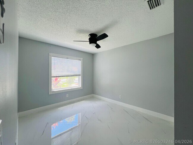 Building Photo - 12623 SW 8th Ct