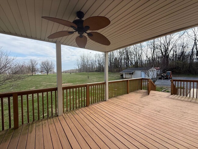 Building Photo - For Rent 3 bed / 2.5 bathrooms | attached 2 car-garage plus detached 2 car-garage on a 1.52-acre ...