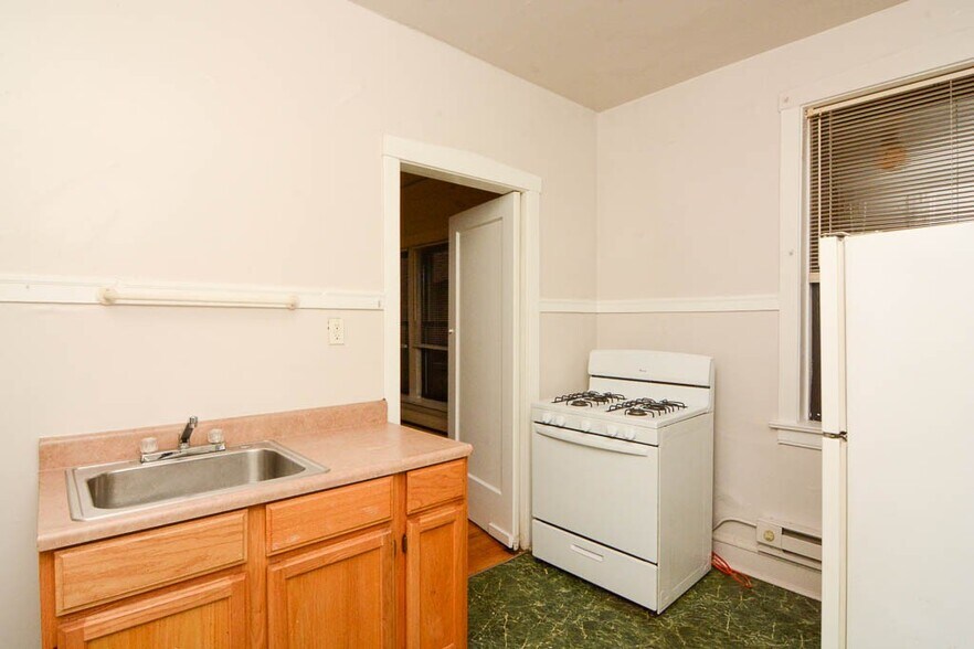 Building Photo - 1314 Oak Ave