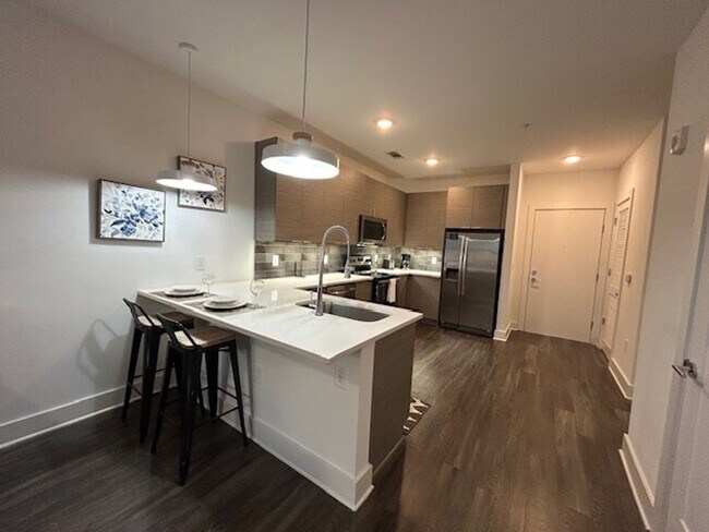 Building Photo - 455 Legends Pl