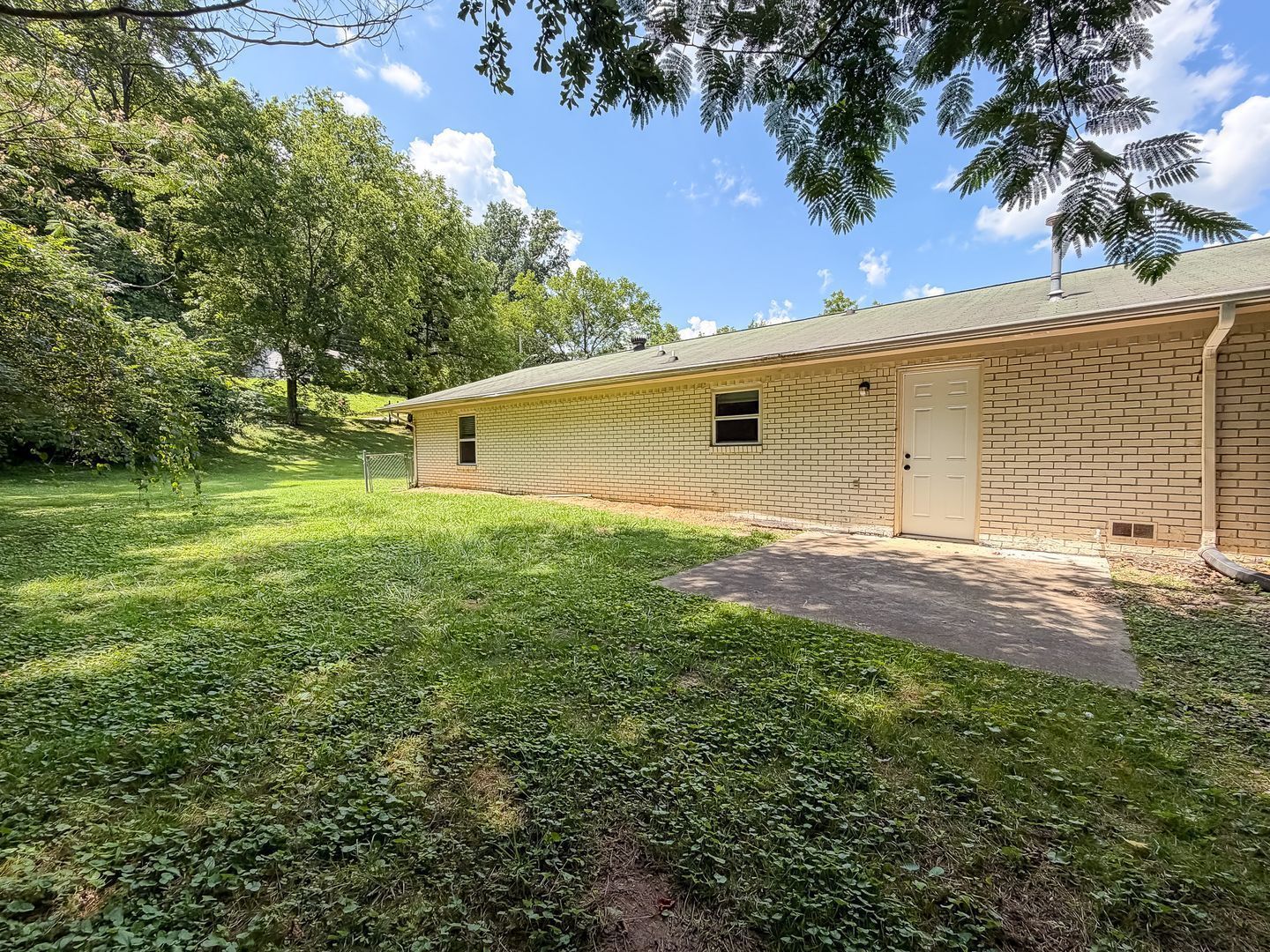 Building Photo - 6076 Old Dayton Pike
