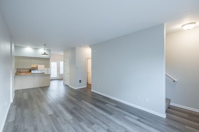 Building Photo - Stylish 2-Bedroom Condo Near OSU – Spaciou...