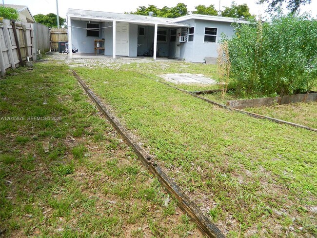 Building Photo - 1340 SW 34th Ave