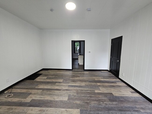 Building Photo - 3 bedroom Home for rent in the S. Side Flats