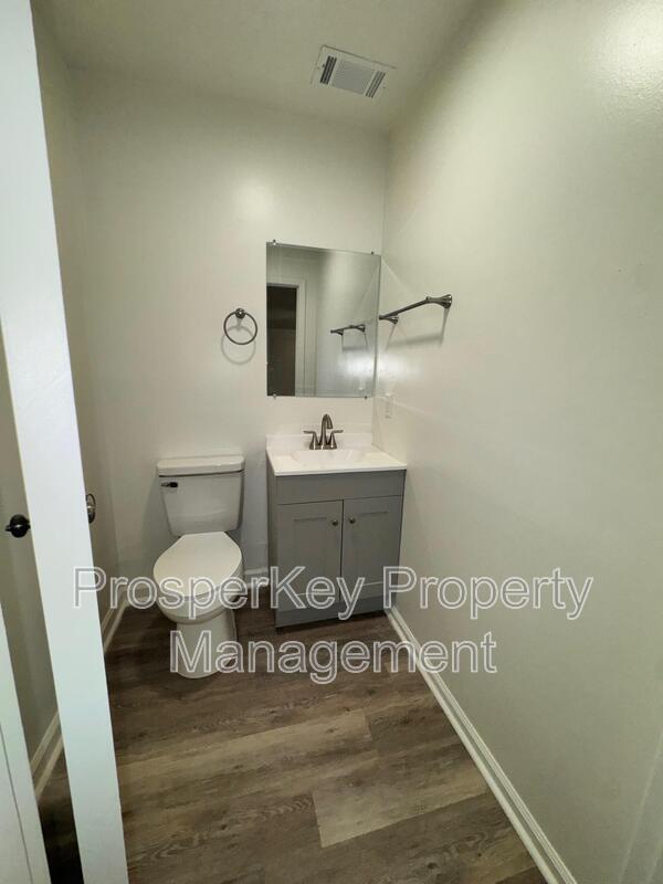 Building Photo - 2240 Patsy Ln