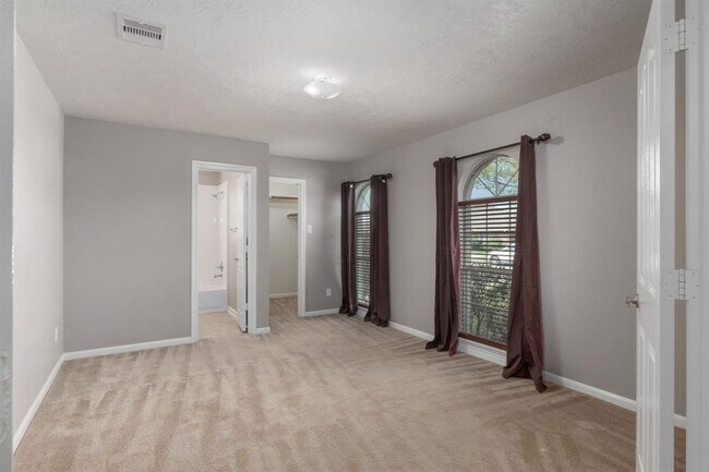 Building Photo - 2310 Pasqua Trail