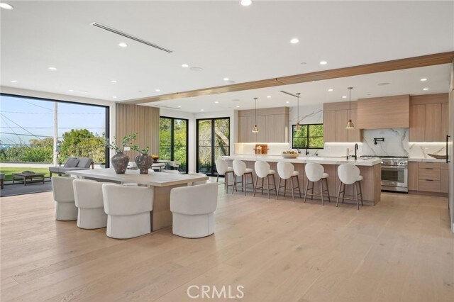 Building Photo - 4551 Alonzo Ave