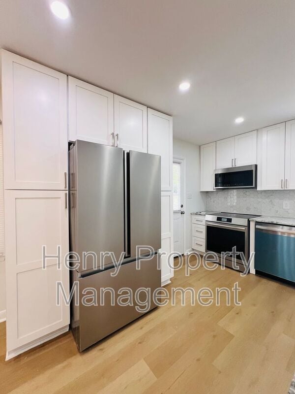 Building Photo - 3415 Carolyn Dr
