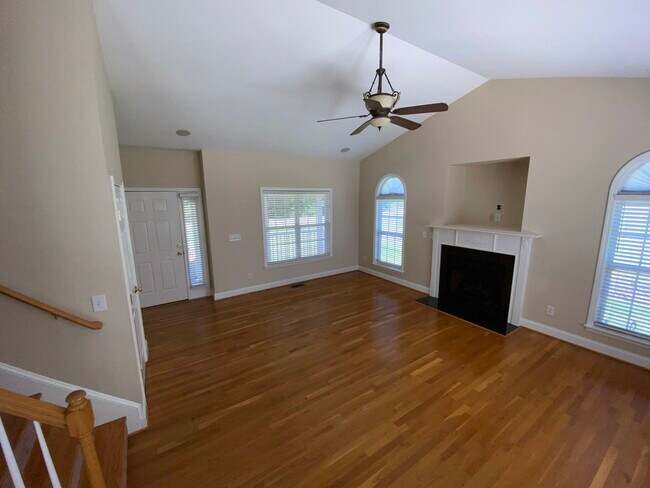 Building Photo - 100 Savannah Meadows Dr