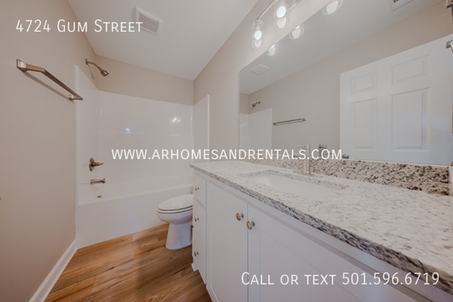 Building Photo - 4724 Gum St