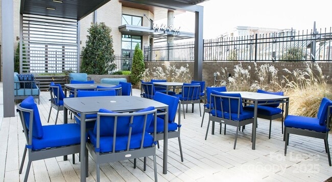 Building Photo - 145 New Bern St