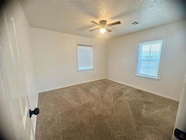 Primary Photo - 1228 SW 50th St