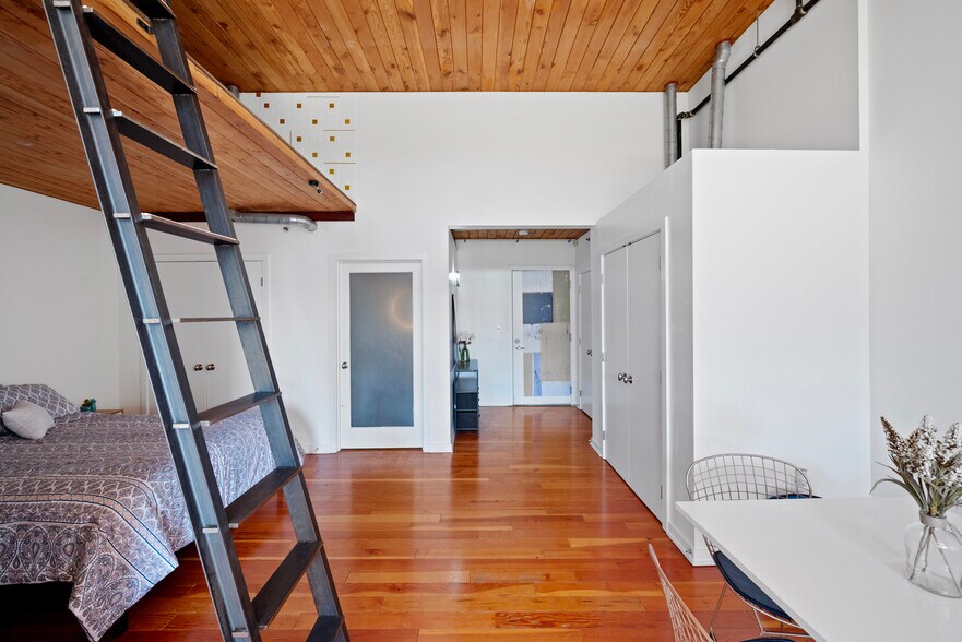 Building Photo - 1408 12th Ave