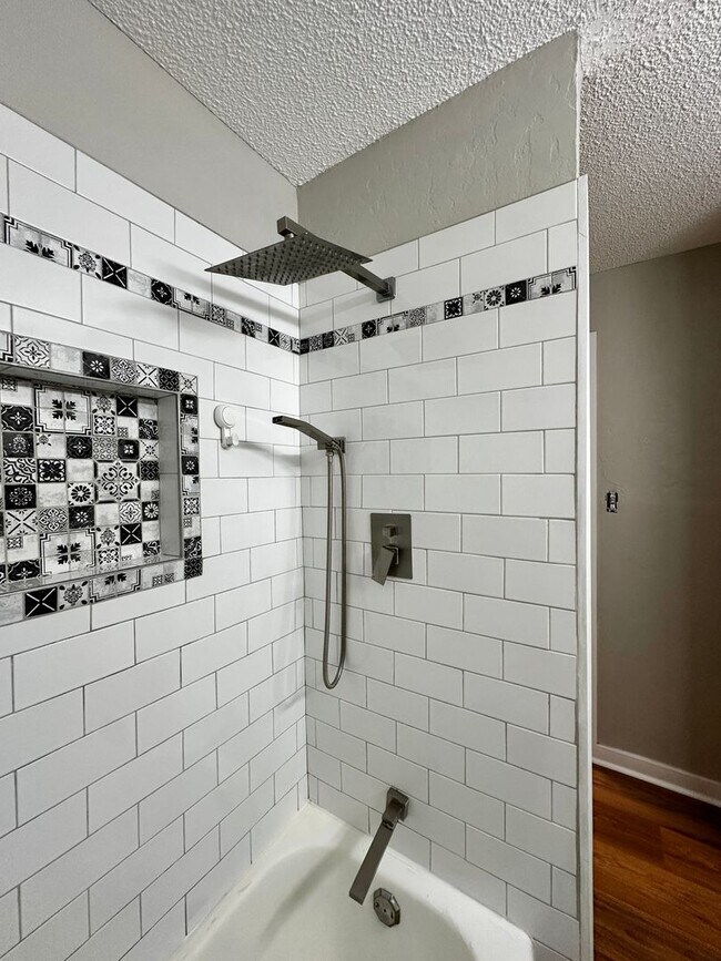 Building Photo - Wascher  Duplex