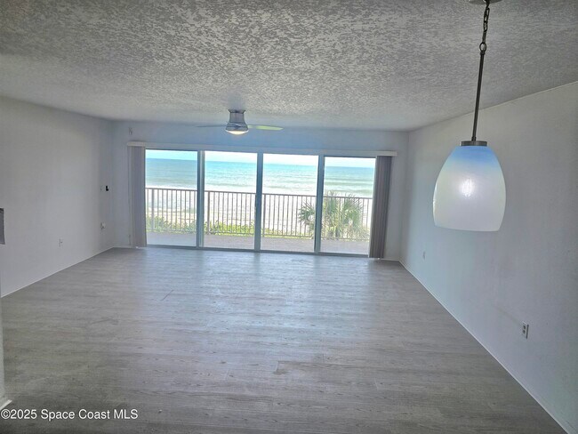 Building Photo - 1095 N Hwy A1A