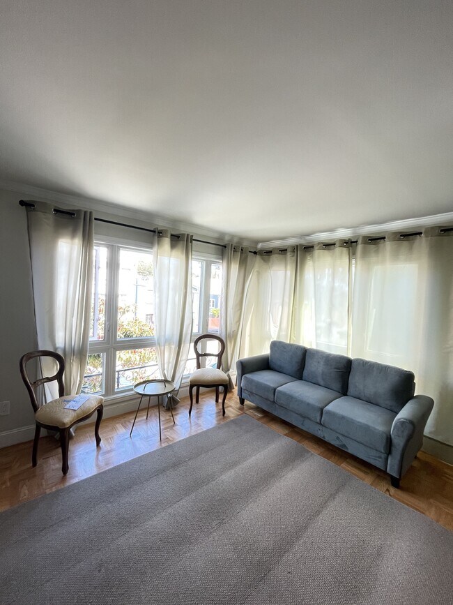 Building Photo - 875 36th Ave