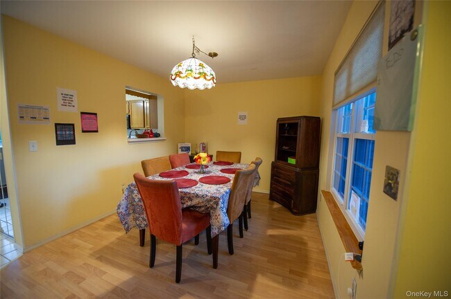 Building Photo - 87 Kensington Way