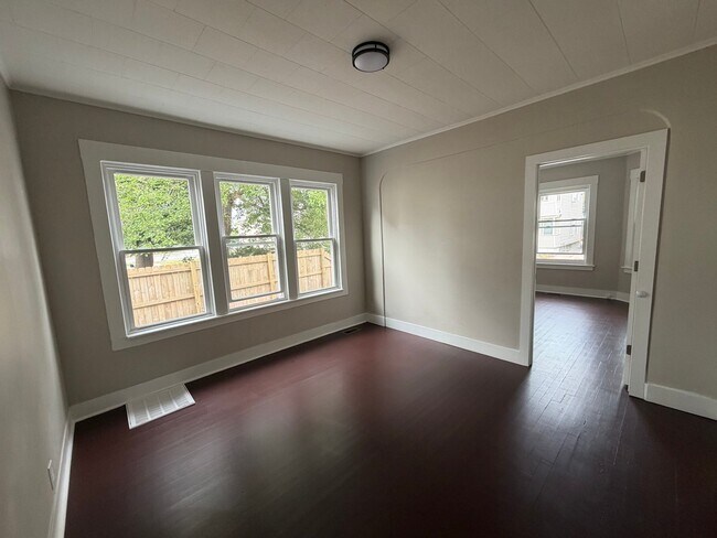 Building Photo - 1328 9th Ave