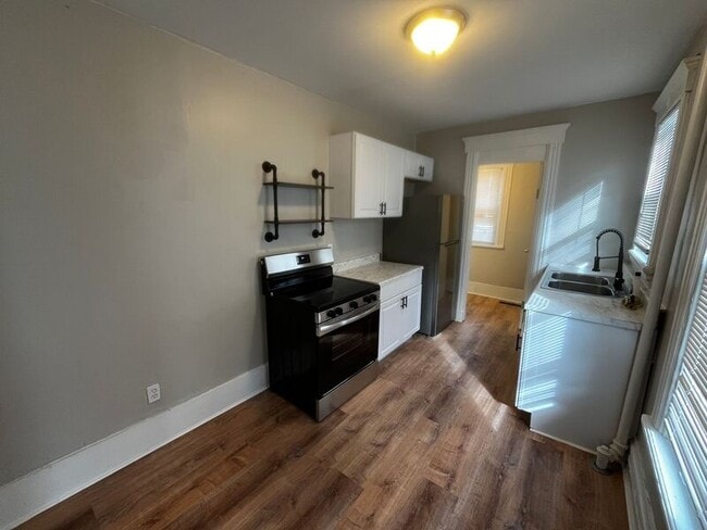 Building Photo - 14 Beechwood St