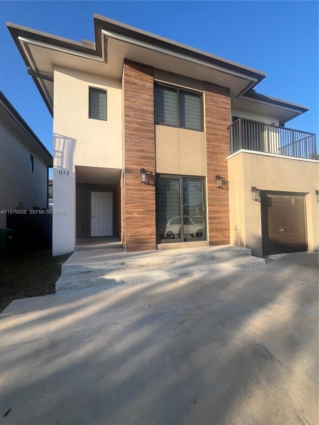 Building Photo - 1152 NW 2nd Ln