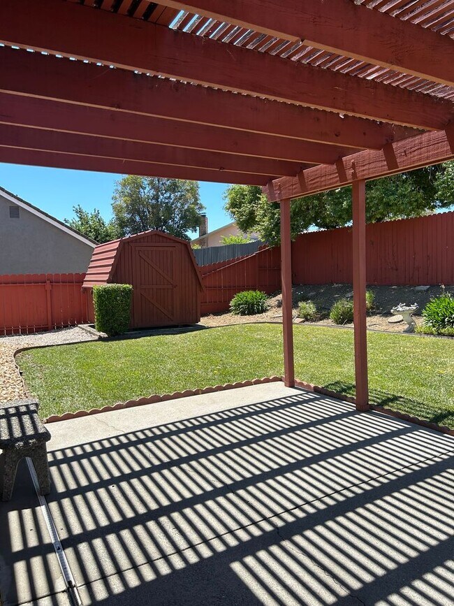 Building Photo - 2813 Vista Palomar