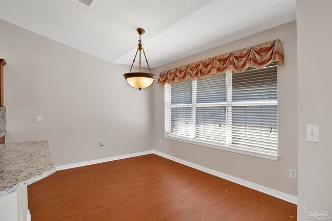 Building Photo - 578 Batten Blvd