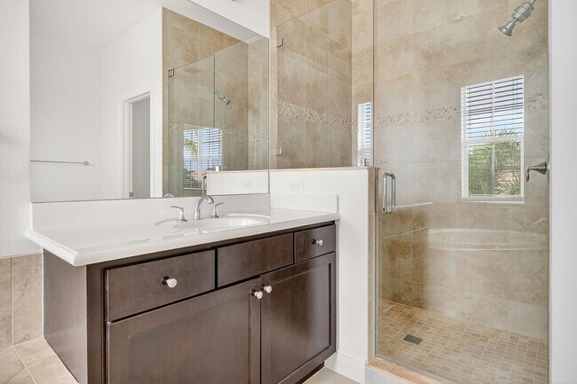 Building Photo - 4527 Cadiz Cir