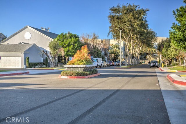 Building Photo - 1610 S Pomona Ave