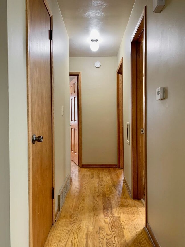 Building Photo - Three Bedroom Home in Kenowa Hills