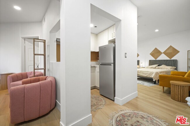 Building Photo - 2258 Gloaming Way