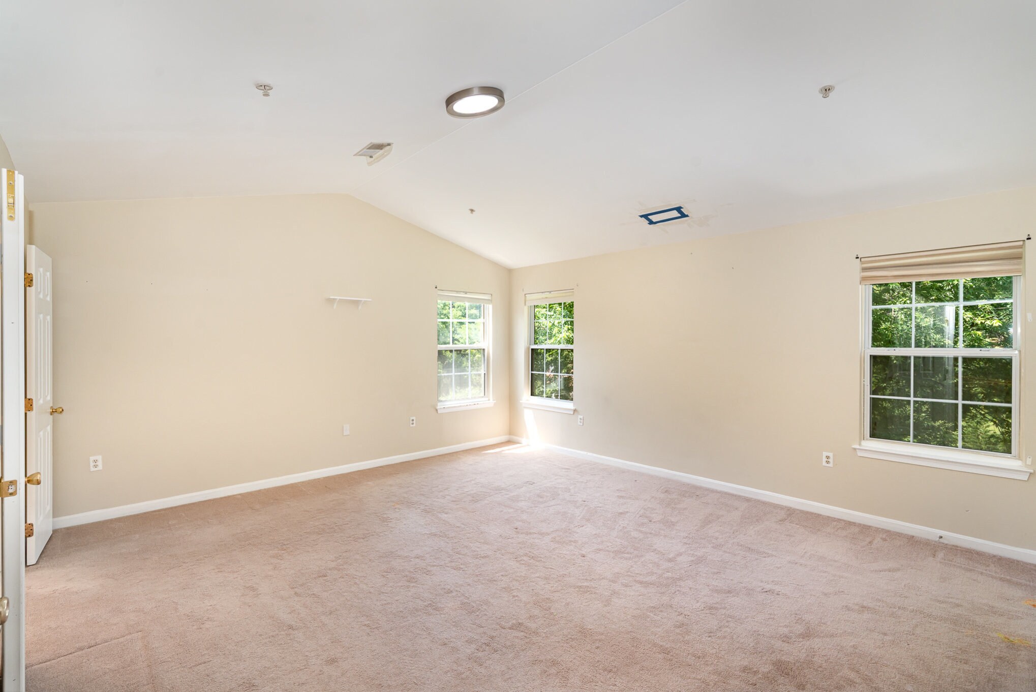 Building Photo - 200 Woodgreen Cir